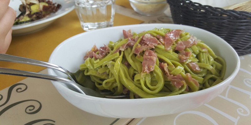 Tagliolini all'ortica aromatizzati al limone